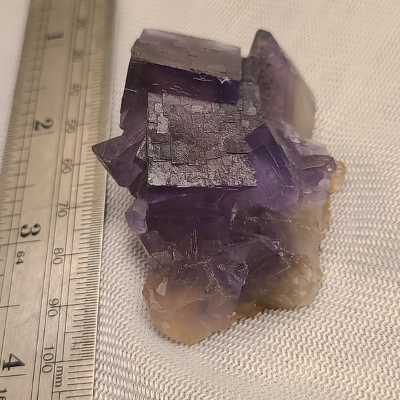 Fluorite - Picture 4 of 6